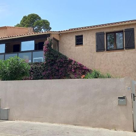 Appartement En Rez De Jardin Et Terrasse Ds Villa Hyeres Luaran gambar