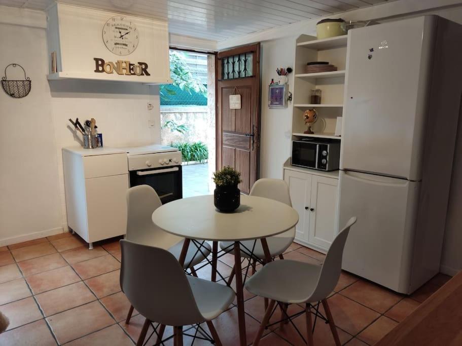 Appartement En Rez De Jardin Et Terrasse Ds Villa Hyeres Luaran gambar