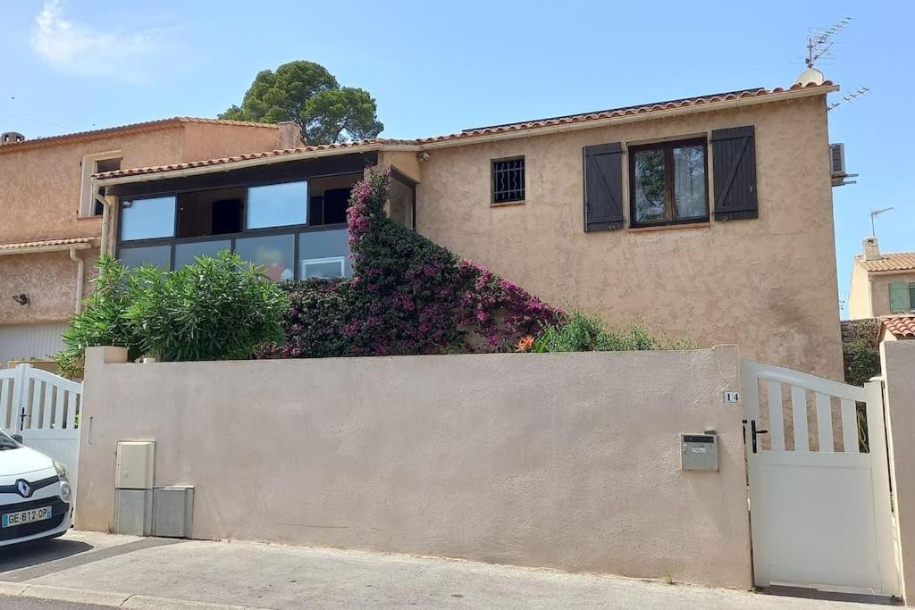 Appartement En Rez De Jardin Et Terrasse Ds Villa Hyeres Luaran gambar