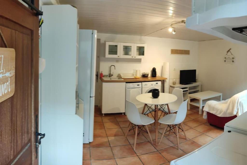Appartement En Rez De Jardin Et Terrasse Ds Villa Hyeres Luaran gambar