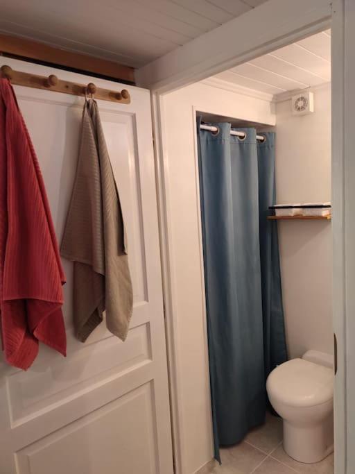 Appartement En Rez De Jardin Et Terrasse Ds Villa Hyeres Luaran gambar