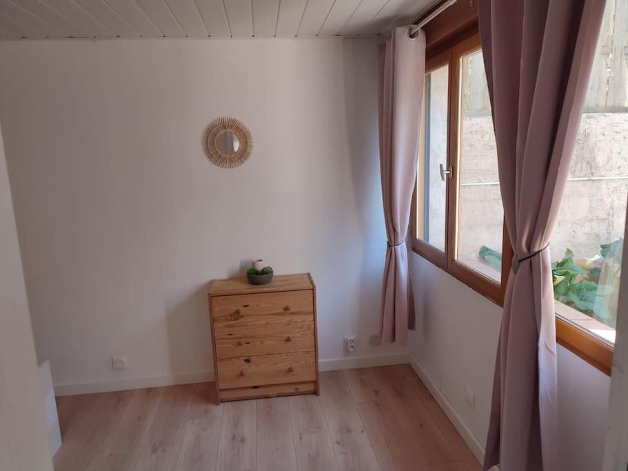 Appartement En Rez De Jardin Et Terrasse Ds Villa Hyeres Luaran gambar