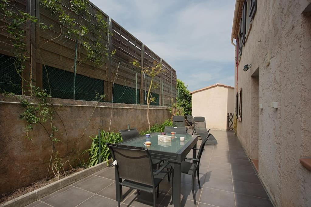 Appartement En Rez De Jardin Et Terrasse Ds Villa Hyeres Luaran gambar
